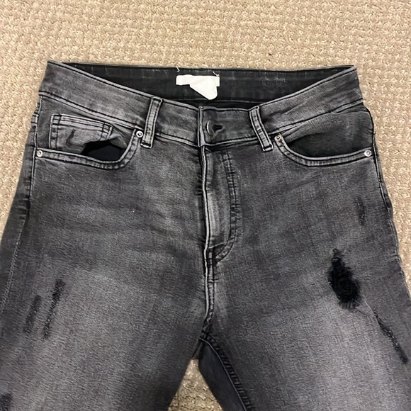 Faded Blackish Grey Skinny Tattered Jeans - Picture 2 of 4